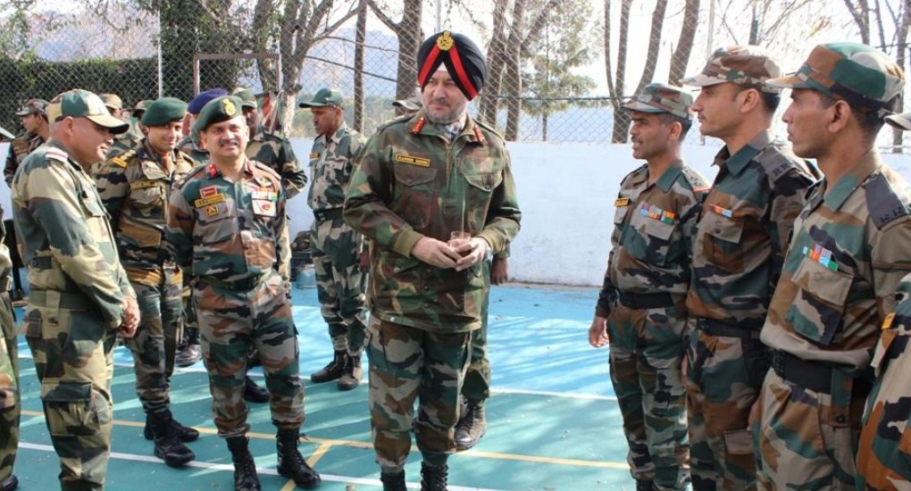 ARMY COMMANDER VISITS FORWARD BASES IN KRISHNAGHATI SECTOR