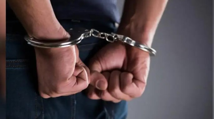 Two self proclaimed Journalists held with Rs 15000 bribe in Handwara:Police