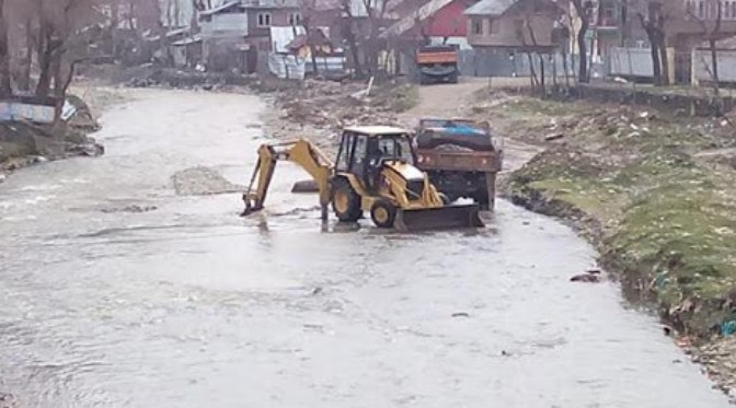 Crime Branch Kashmir Files FIR against ex-DC, others for allowing ‘illegal’ stone crusher in Kupwara
