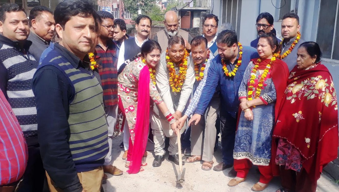 Sat starts developmental works in Janipur Colony