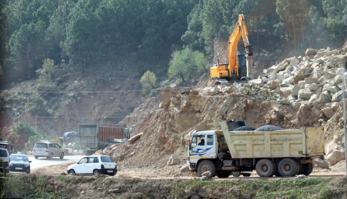 Widening of Jammu-Srinagar highway to be completed by end of next year
