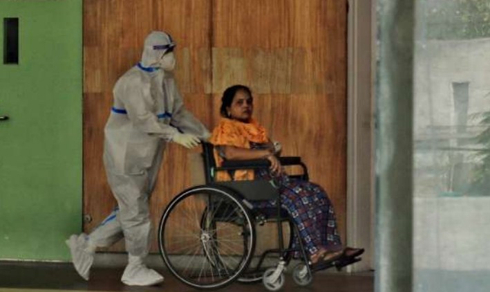 India reports 2,76,070 new COVID-19 cases in last 24 hrs, fatalities below 4,000