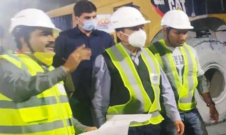 Advisor Bhatnagar visits construction site of Z-Morh Tunnel in Ganderbal