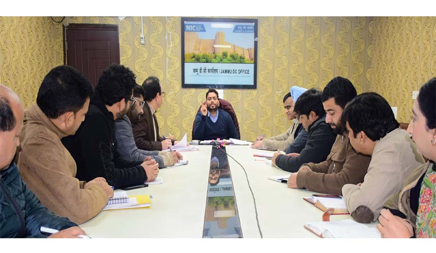 DC Jammu reviews SBM status in district, calls for strict action against irresponsible garbage dumping