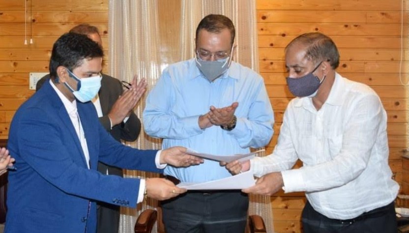 J&K Govt. Signs MoU with Go-Airlines for transportation of perishable fruits