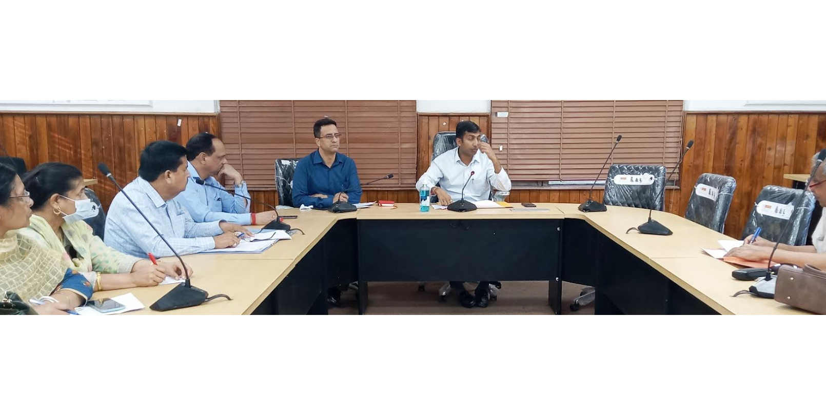 Deputy Commissioner Jammu reviews progress regarding saturation of Aadhar