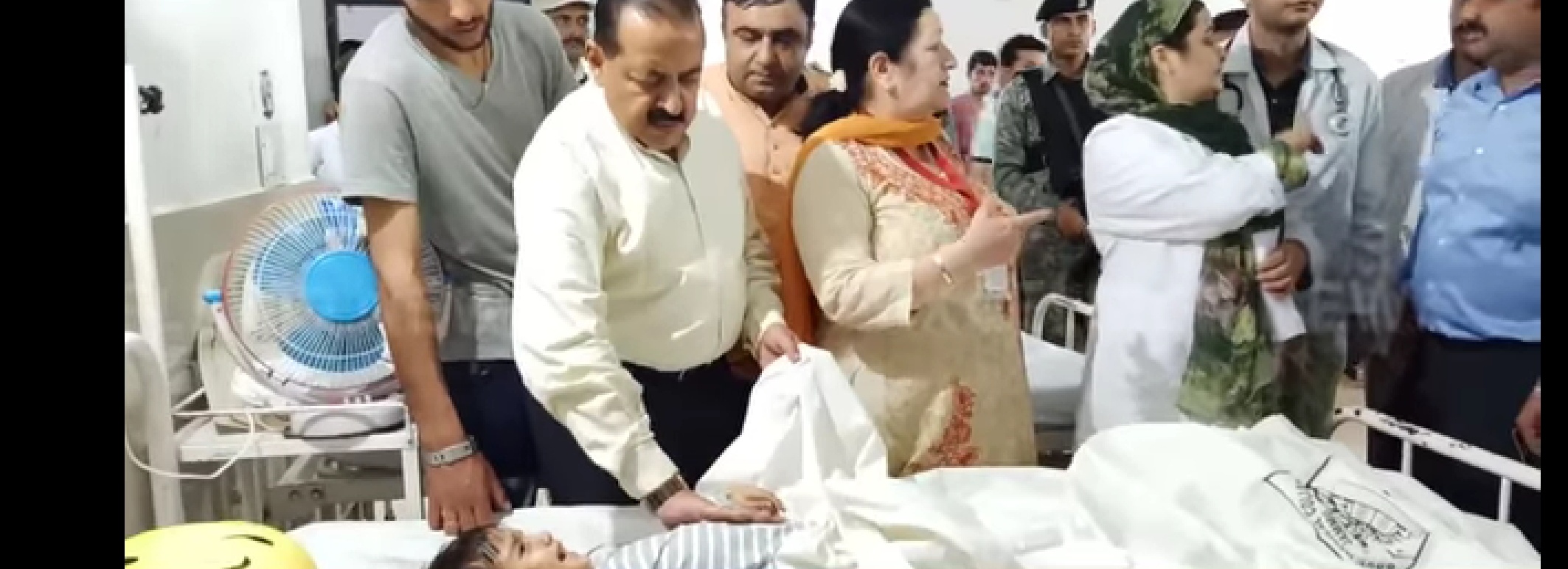 Union Minister Dr. Jitendra Singh meets Kishtwar accident victims, assures all help for 3-year old 