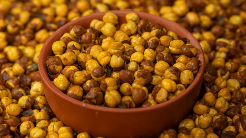 Diabetes to weight loss: 5 reasons why munching on roasted Chana is good for health