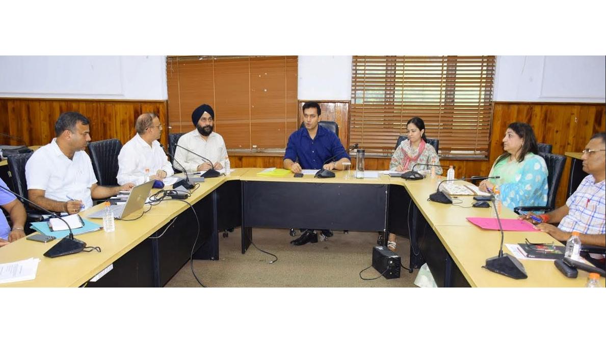 DC Jammu reviews functioning of School Education Department