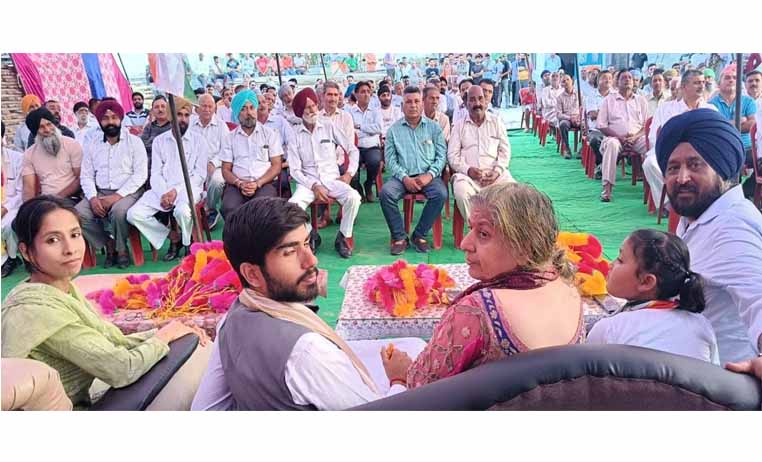 Support INDIA Alliance for brighter future of J&K youth: Indira Bhalla 
