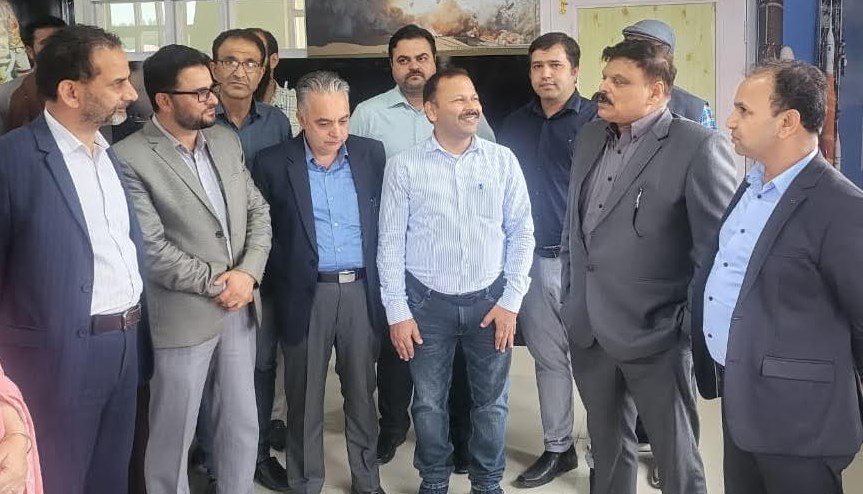 Every School in the UT shall have assured minimum facilities by March, 2024: Alok Kumar directs officers