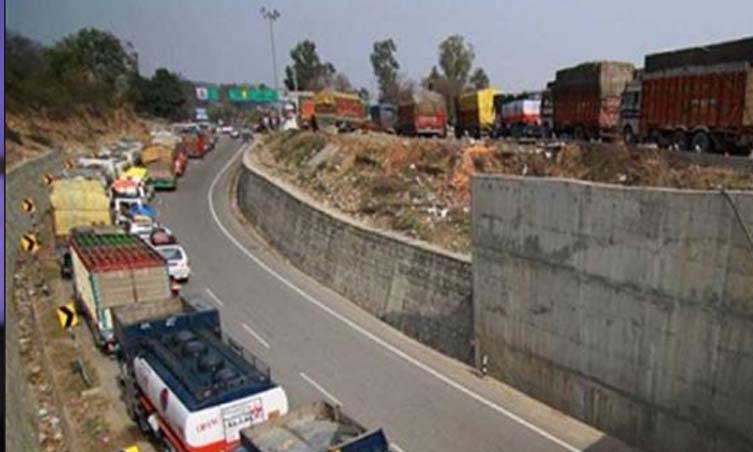 Traffic resumes on highways linking Ladakh with Kashmir, Srinagar with Jammu