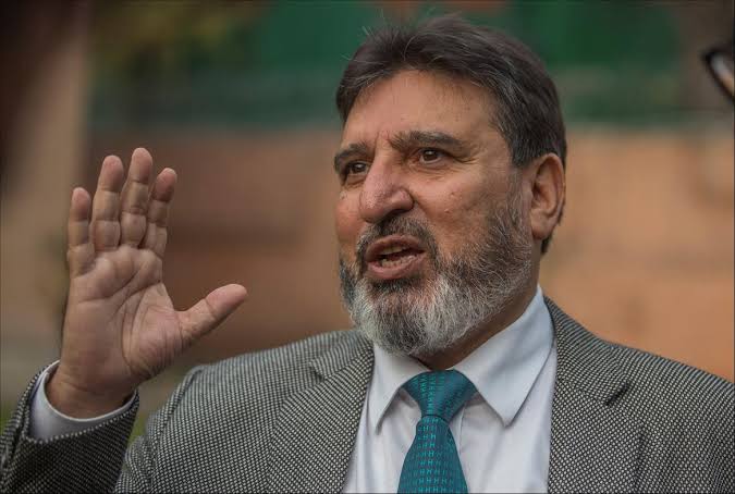 Altaf Bukhari seeks revocation of Satya Narayan's appointment as JK Bank's CFO