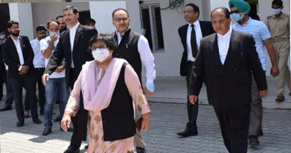 Chief Justice visits district court complex Kishtwar