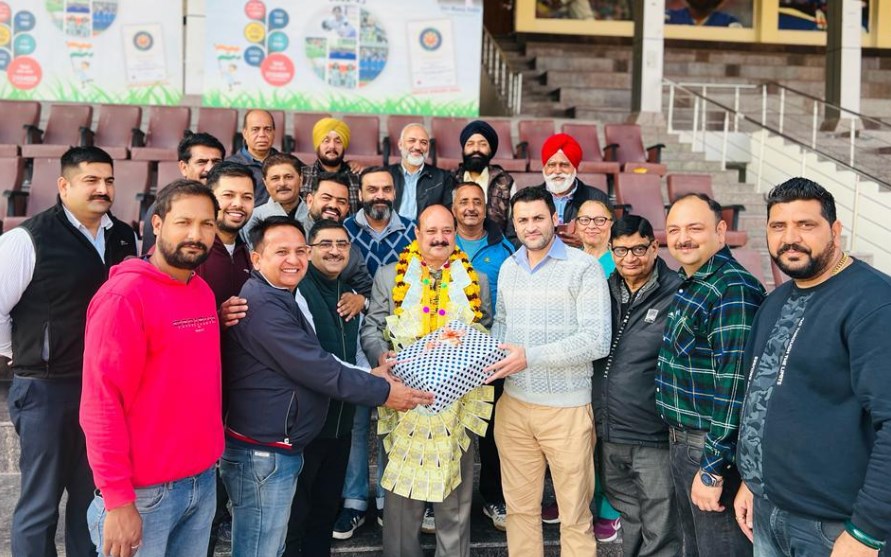 Arun Trust felicitates Handball coach Dev Raj