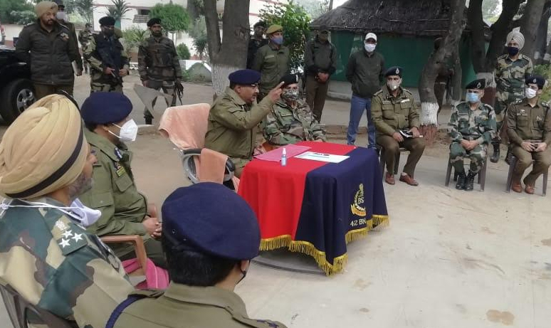 DGP visits Arnia border Jammu, rewards BSF personnel Says joint efforts must to achieve desired and bigger results