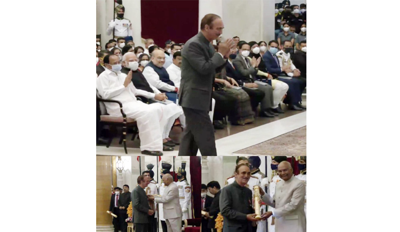 Ghulam Nabi Azad Receives Padma Bhushan Award In The Field Of Public Affairs
