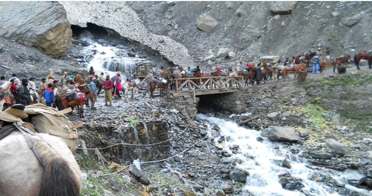 Over 4.65 lakh pilgrims visit Amarnath cave shrine, surpass last year’s record