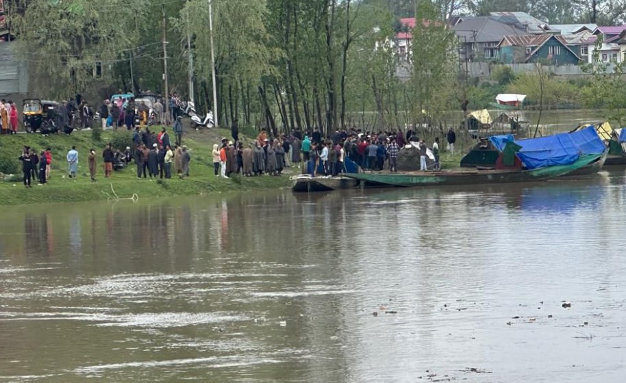 4 dead after boat capsizes in Jammu & Kashmir's Jhelum river