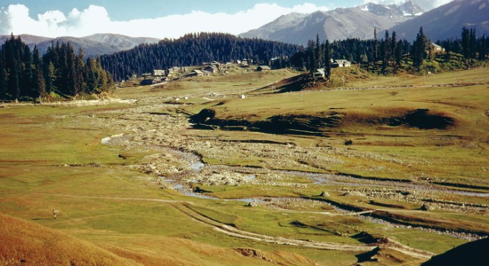 Centre notifies land law; anyone can now buy land in Jammu and Kashmir, Ladakh