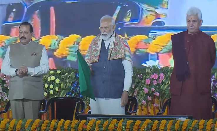 PM Modi launches projects worth Rs 32,000 Crore in Mega Development push for J&K