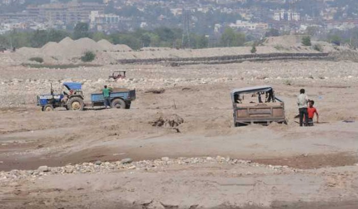 Special Task Force launches crackdown against illegal extraction of minor mineral from River Tawi in Jammu