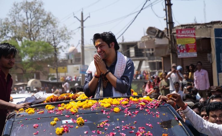 Bihar: Baba Bageshwar Pandit Dhirendra Shastri slapped with challan for violating traffic rules