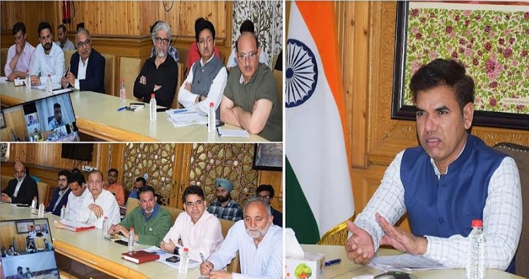 Ensure pothole free roads for smooth riding in Kashmir Division: Div Com V K Bidhuri