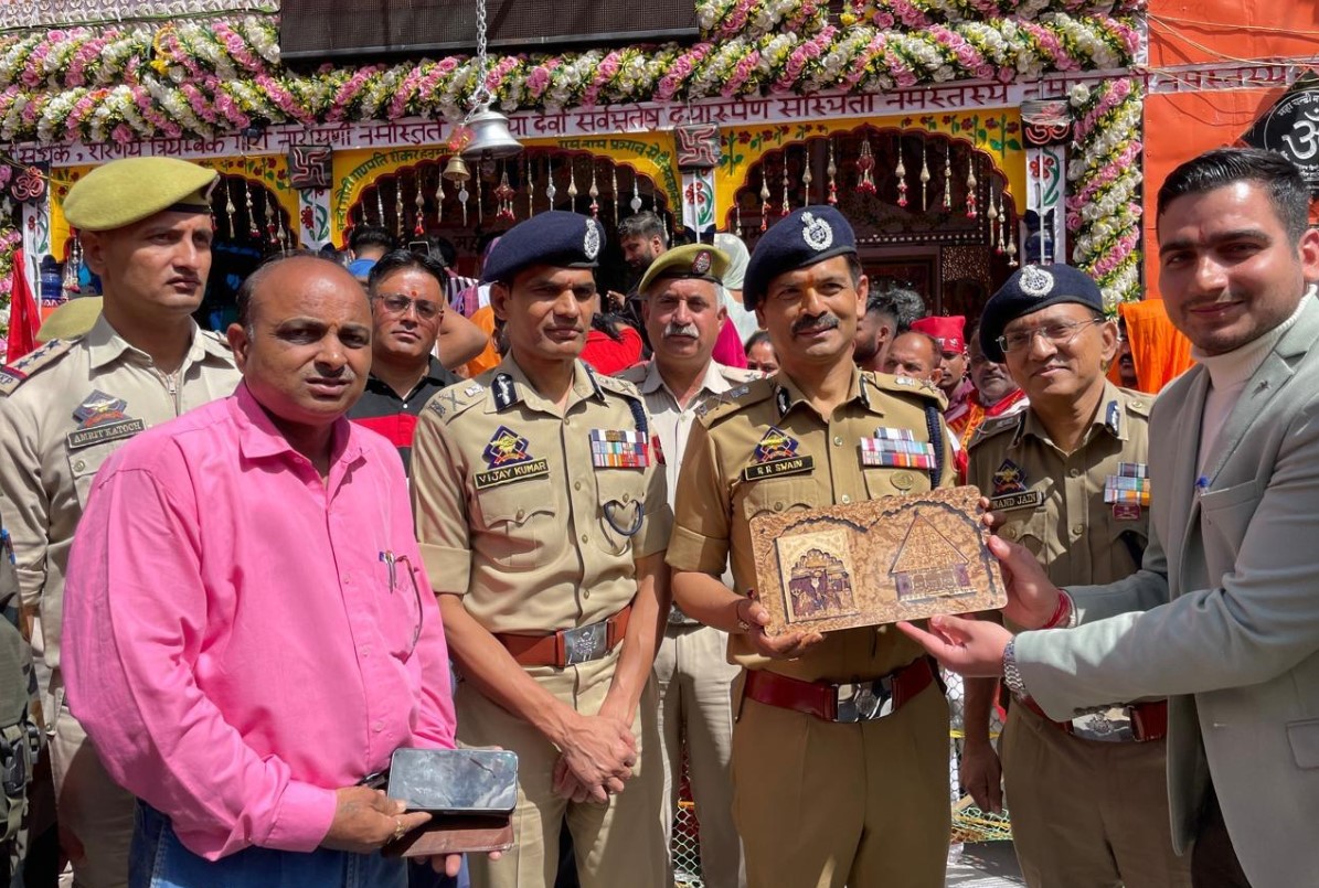  DGP J&K visits Doda, Kishtwar; also reviews arrangements for ongoing Shri Machail Mata Yatra 