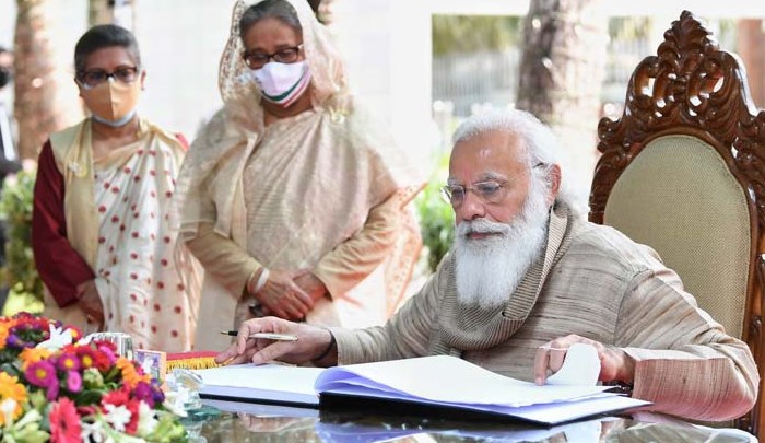 India, Bangladesh want stability, love and peace: Modi