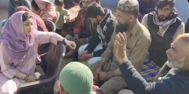 PDP’s Iltija Mufti meets family of slain Makhan Din of Bilawar Kathua