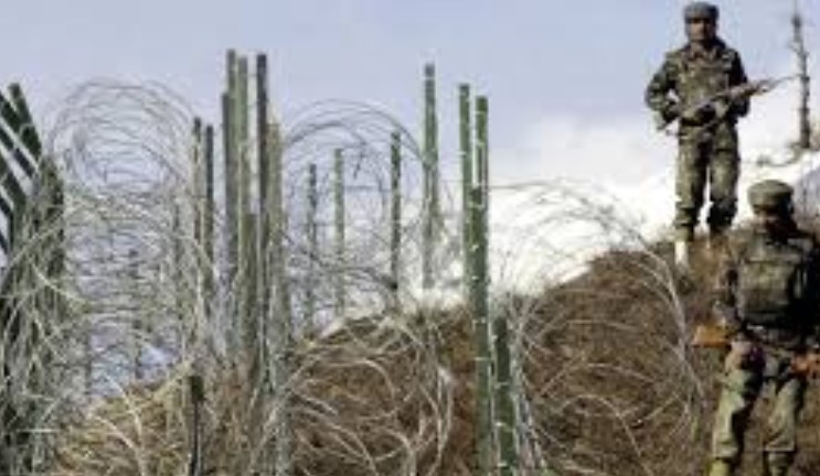 Pak intruder arrested along LoC in Rajouri