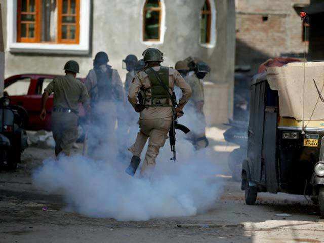 Youth sustains bullet injury in clashes after Budgam encounter 