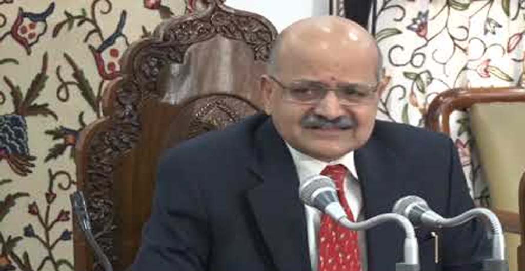 Chief Secretary greets people on Rakshabandhan