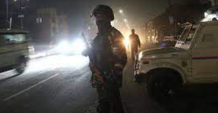 Militants attack police party in Anantnag, 01 cop suffer minor injury