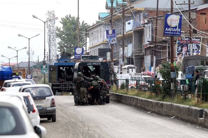 Anantnag Encounter update: Army Captain Martyred, massive Clashes break out