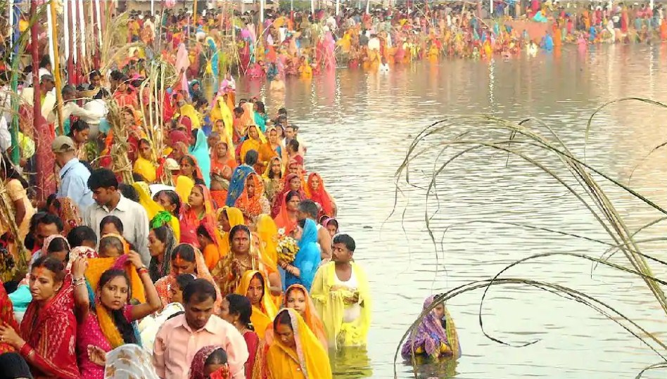 As COVID-19 cases rise, Delhi government takes this big decision regarding Chhath Puja