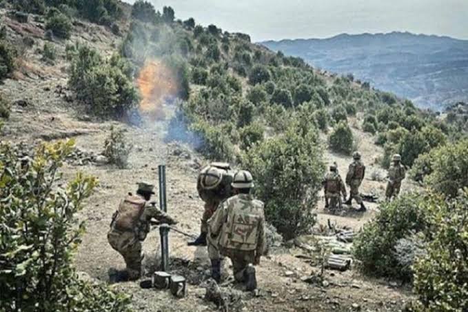 Pakistan violates ceasefire along LoC in Poonch, Army gives befitting reply 
