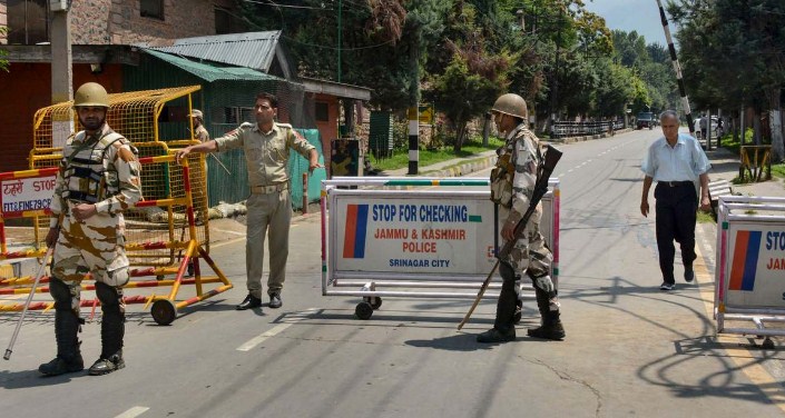 Covid-19 : No movement from 7 PM to 7 AM without passes in J&K, SOPs lockdown 3.0
