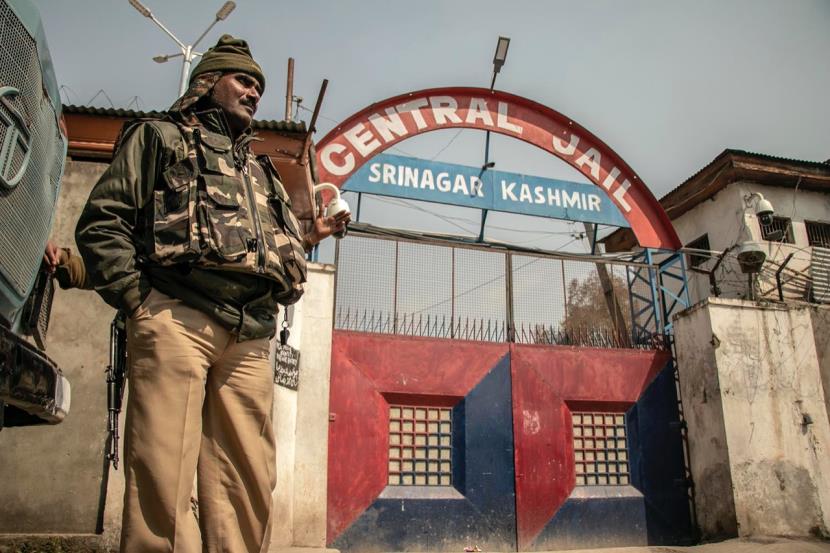 Government shifts 22 inmates to North Kashmir Jail after they set ablaze barracks in Central Jail.