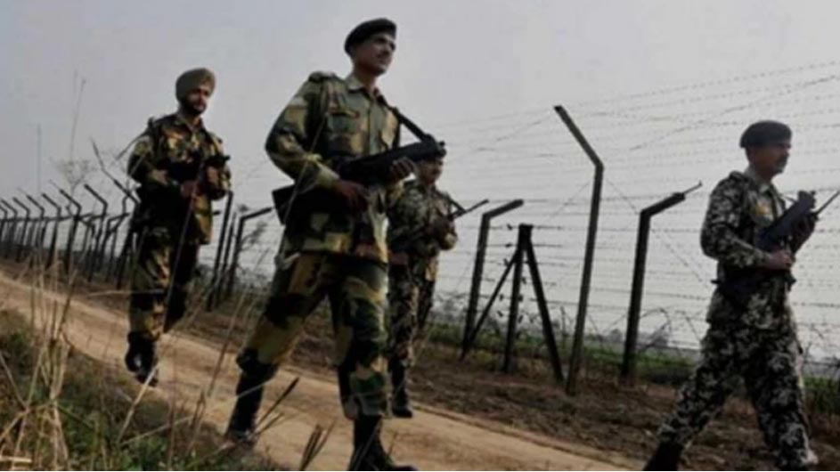 Pakistan violates ceasefire in J&K, Indian forces return fire with full might