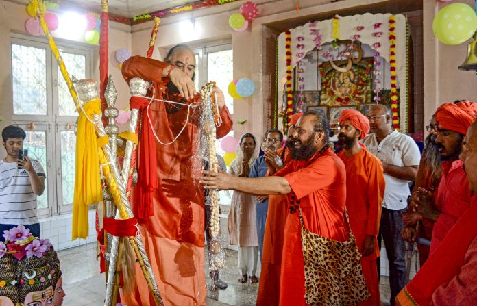 “Chhari Mubarak” Leaves For Cave Shrine Of Amarnath
