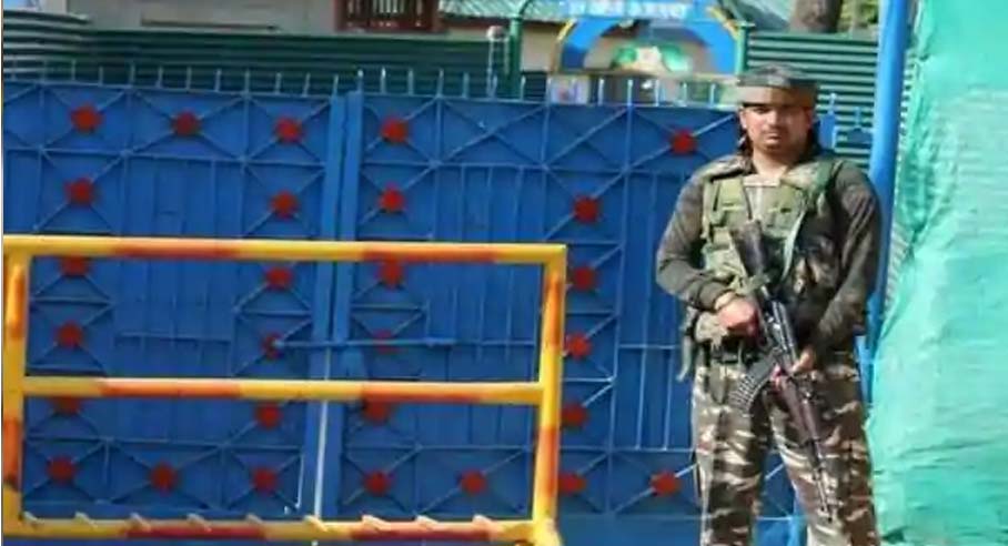 Meet Pawan Kumar Choubey, CRPF Jawan Who Rescued A 3-Year-Old Boy From Bullets Of Terrorists