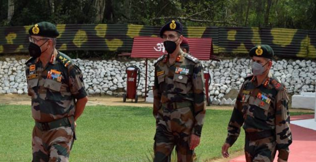 Western Army Commander reviewed the operational readiness of Rising Star Corps