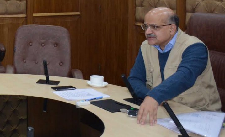 Chief Secretary reviews snow clearance operations
