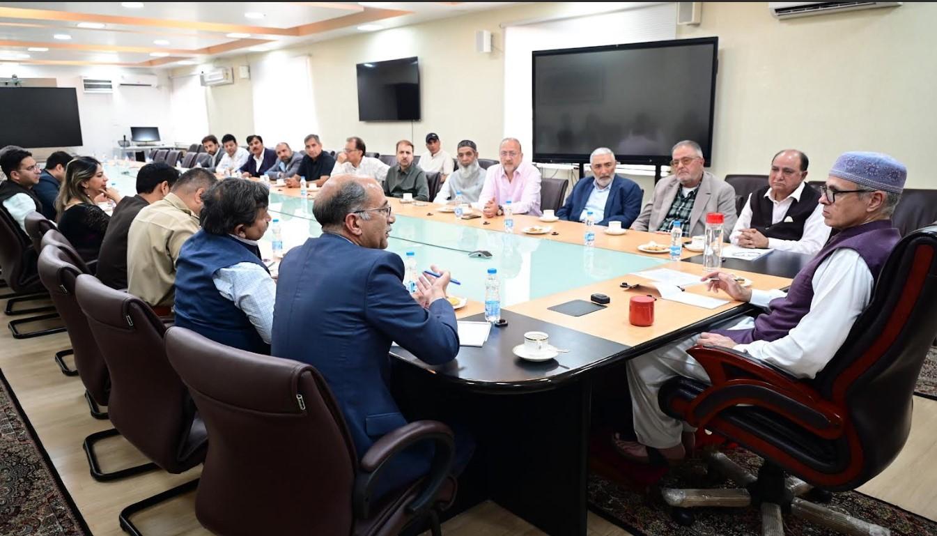 CM chairs meeting with key tourism stakeholders; Steps shall be taken to restore confidence in Kashmir tourism sector