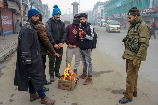 Jammu temperature falls to 3 degrees as cold wave grips region