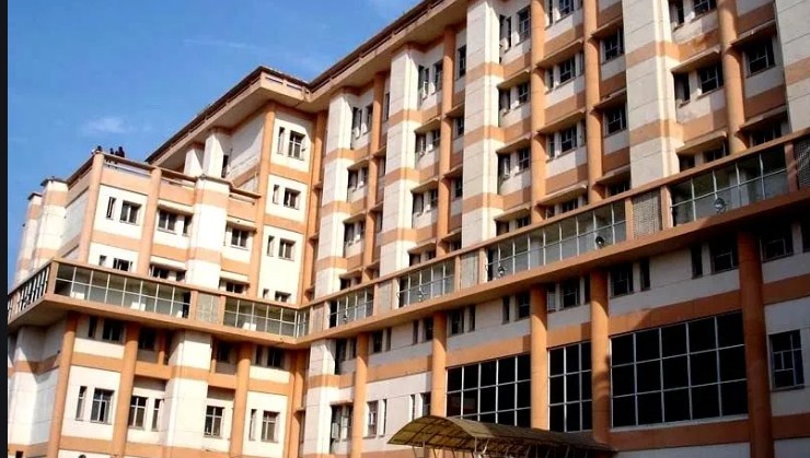 MBBS students of GMC and ASCOMS demand mass promotion