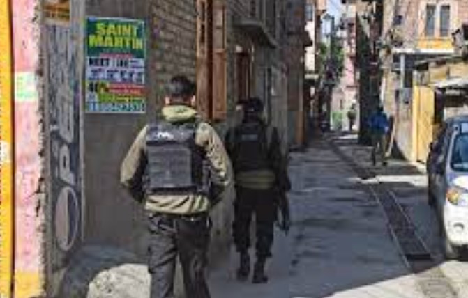 SIA conducts raids in three south Kashmir districts in connection with probe into terror case