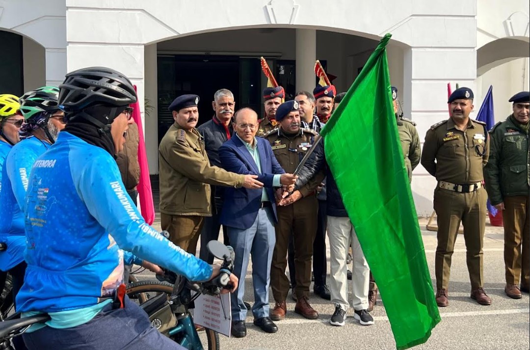 ADGP Jammu Zone flags off cycle expedition from Kashmir to Kanyakumari